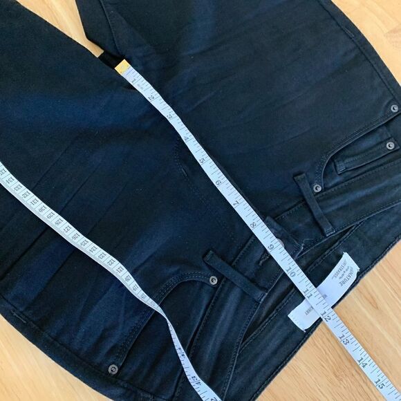 Levi Strauss mid rise skinny, black, size 6 - Picture 13 of 14